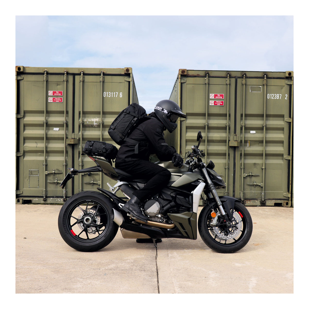 Oxford Atlas B-30 Advanced Backpack - Charcoal / Black